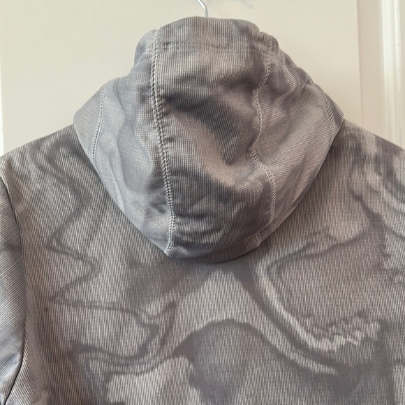 Nike Gray Performance Hoodie with Camouflage Design boys Kids XL pockets & hood - Picture 5 of 7